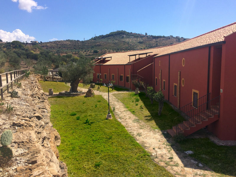La Luna Nel Pozzo Apart-hotel 5*