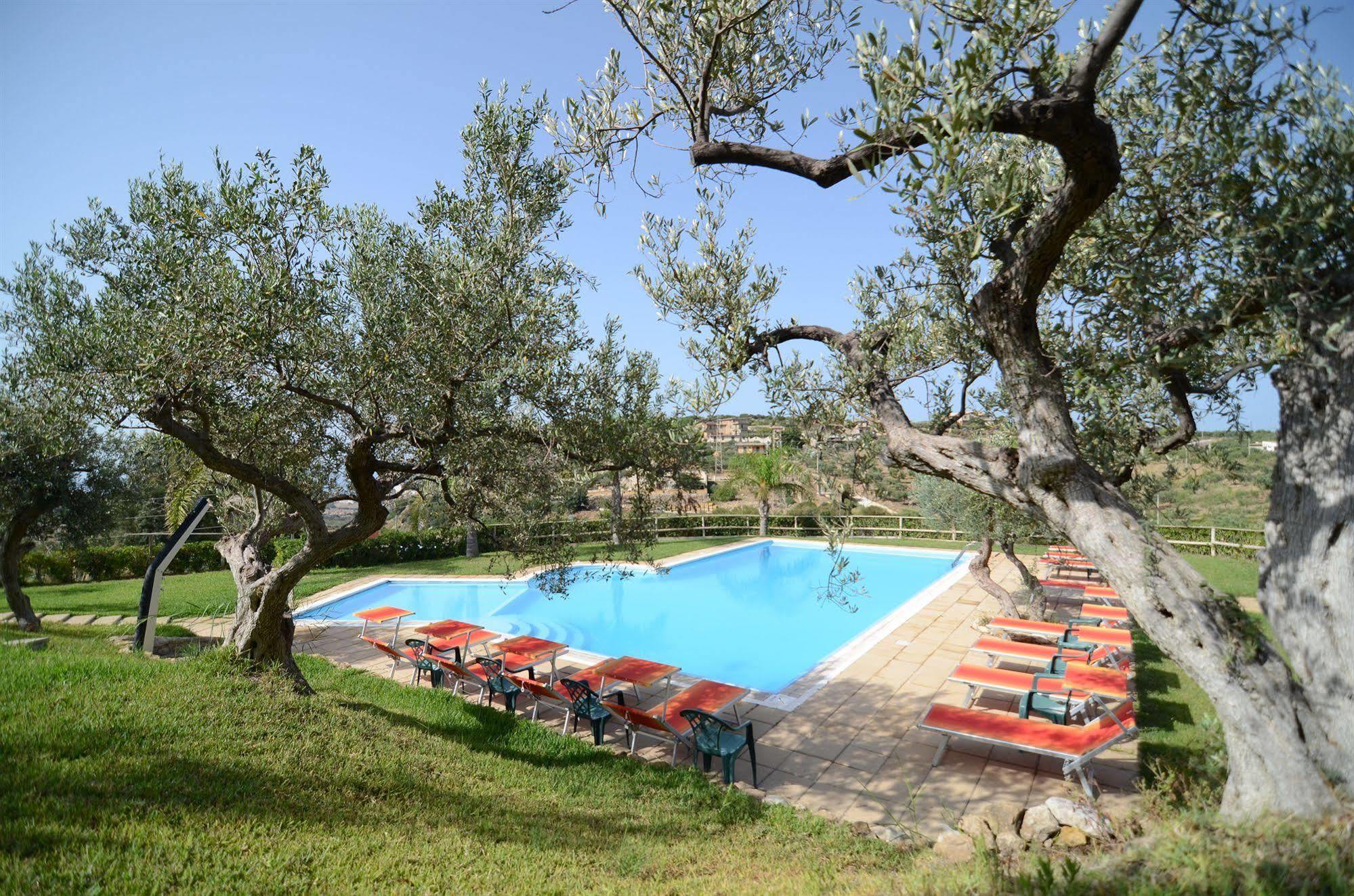 La Luna Nel Pozzo Apart-hotel